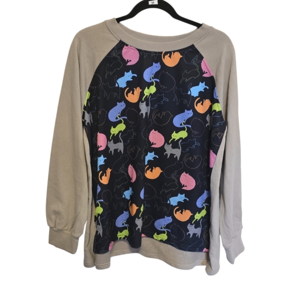 Beige Raglan Sweatshirt with Multicolor Cat Print